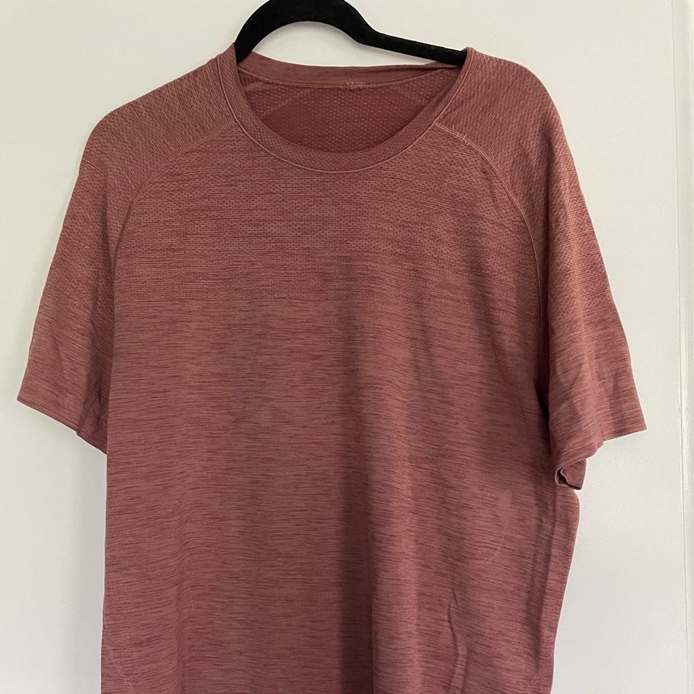 Lululemon Mens Athletic T-Shirt